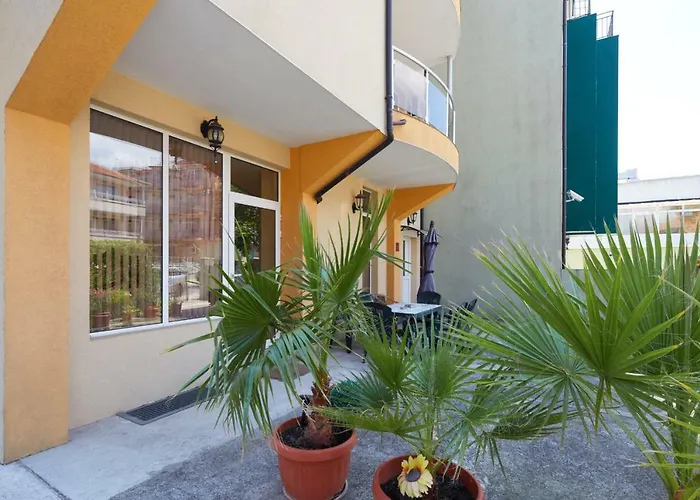 ゲストハウス Plechkarovi ラヴダ